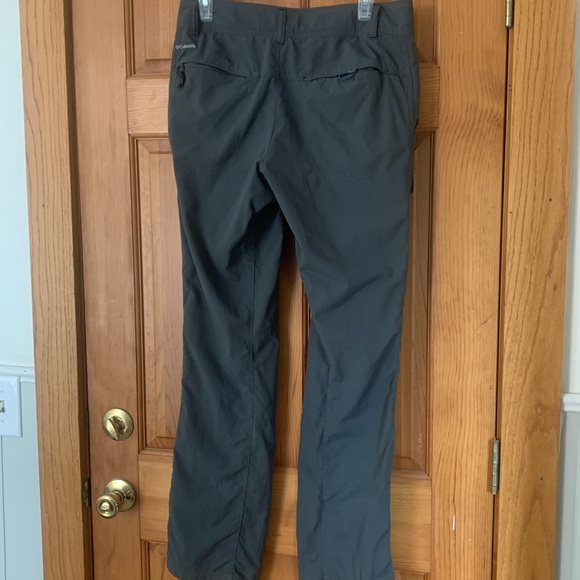 Ladies Columbia pants. Great for golf - Picture 3 of 4